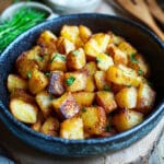 Knusprige Bratkartoffeln aus dem Airfryer mit Schinken und Zwiebeln
